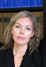 Katharina Winter grüßt als neue Justiziarin beim S. Fischer Verlag - Katharina Winter geht vom Börsenverein als Justiziarin zu S. Fischer. Bild: © S. Fischer Verlag GmbH