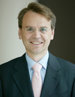 Presseauskunfts-Anspruch: BILD-Chefreporter setzt sich gegen Bundesanstalt für Immobilien-Aufgaben durch - Dr. Christoph Partsch kämpft erfolgreich für den rechtlichen Anspruch auf Presse-Auskunft